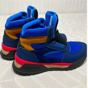 EUC Columbia boots.  No box or laces.   Light, comfy and clean